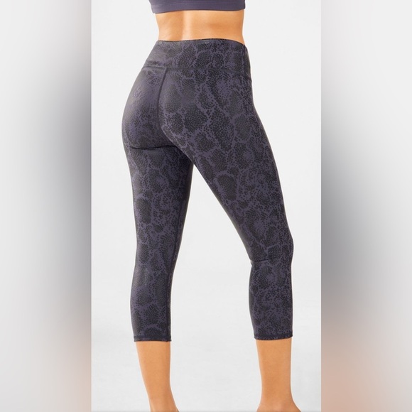 Mid-Rise Printed PowerHold® Crop - Picture 2 of 4